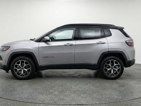 Used 2025 Jeep Compass Limited AWD/4WD image 5