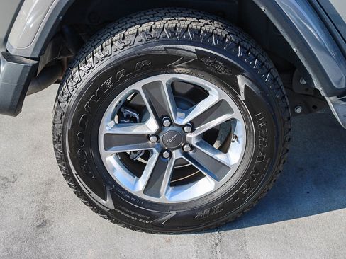 Used 2022 Jeep Wrangler Unlimited Sahara w/ LED Lighting Group image 11