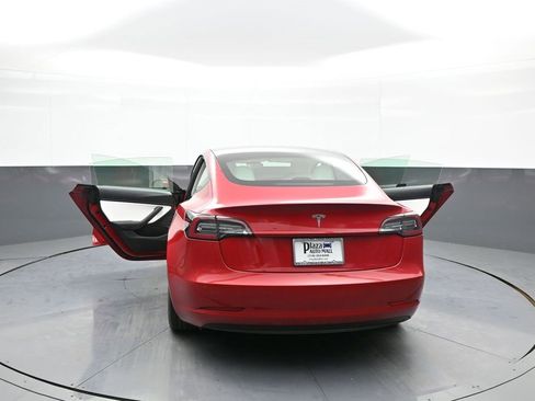 Used 2021 Tesla Model 3 Standard Range Plus image 48
