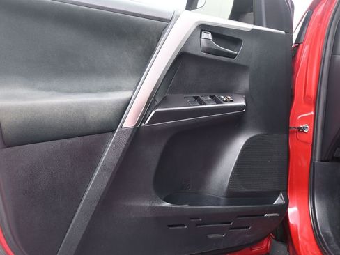 Used 2017 Toyota RAV4 LE image 10
