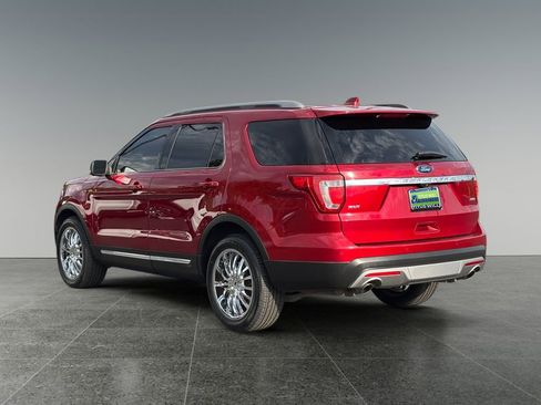 Used 2017 Ford Explorer XLT w/ Equipment Group 202A AWD/4WD image 7
