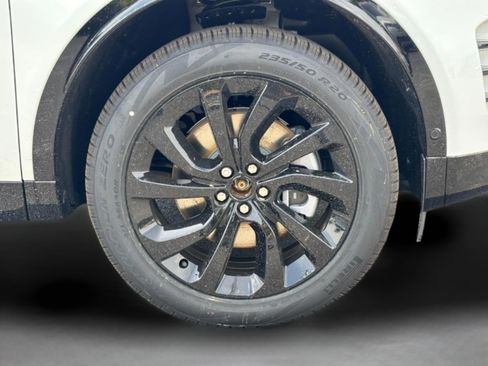 Used 2025 Land Rover Discovery Sport Dynamic SE image 8