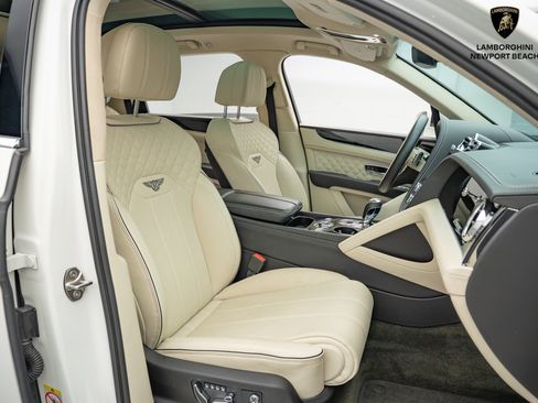 Used 2023 Bentley Bentayga image 8