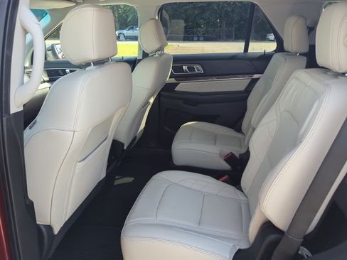 Used 2016 Ford Explorer Platinum AWD/4WD image 12
