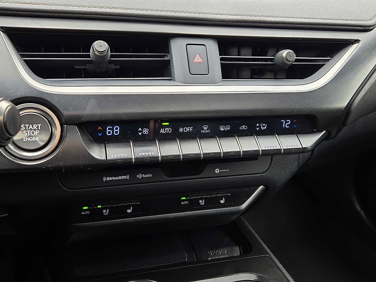 Used 2019 Lexus UX 200 FWD image 14