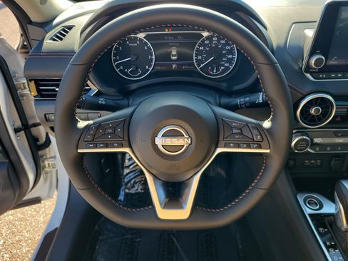 Certified 2025 Nissan Sentra SR image 24