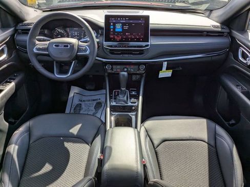 New 2026 Jeep Compass Latitude image 15