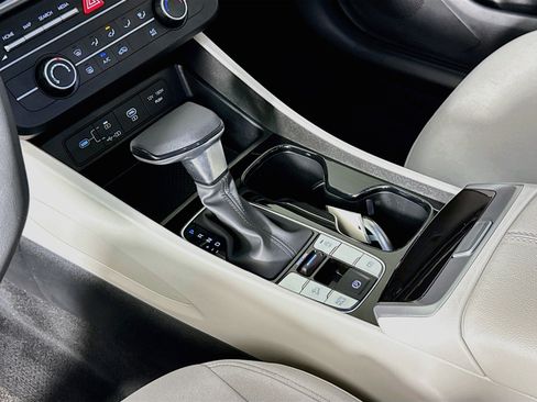 Used 2025 Hyundai Tucson SE FWD image 19