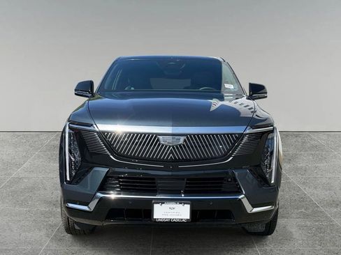 Used 2025 Cadillac Escalade IQ Luxury 2 w/ LPO, Radiant Package AWD/4WD image 8