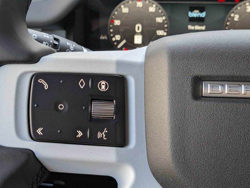 New 2026 Land Rover Defender 110 X-Dynamic SE AWD/4WD image 25
