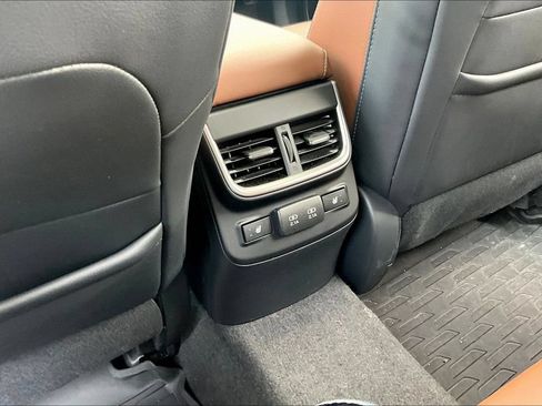 Used 2021 Subaru Outback Touring w/ Popular Package #2 AWD/4WD image 10