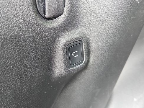 Used 2019 Jeep Compass Limited w/ Advanced Safety Group image 30