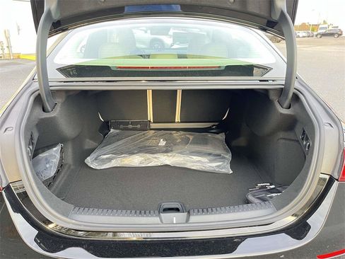 New 2026 Mercedes-Benz E 350 4MATIC Sedan image 9