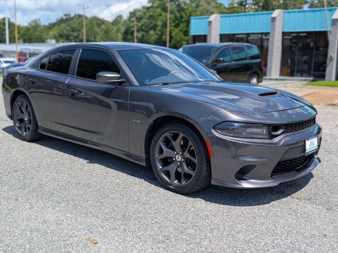 Used 2019 Dodge Charger R/T RWD image 10
