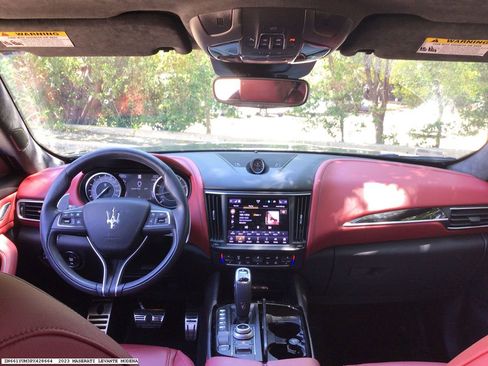 Used 2023 Maserati Levante Modena AWD/4WD image 12