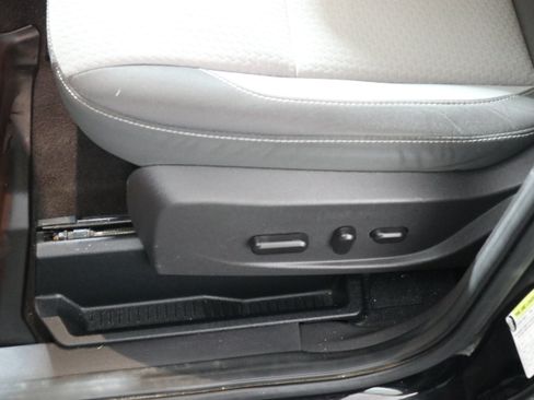 Used 2017 Ford Escape SE w/ SE Cold Weather Package AWD/4WD image 22