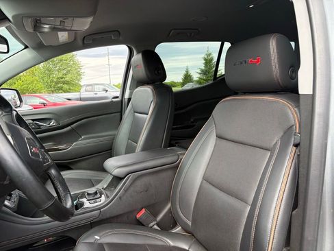 Used 2023 GMC Acadia AT4 w/ Preferred Package AWD/4WD image 4