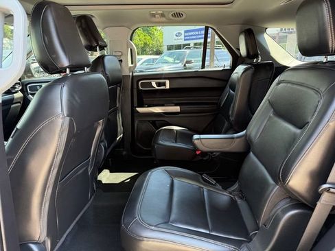 Used 2022 Ford Explorer XLT w/ Equipment Group 202A AWD/4WD image 26