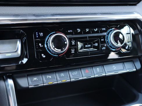 New 2025 GMC Sierra 1500 Denali w/ Denali Reserve Package image 12