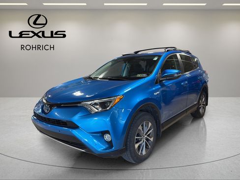 Used 2018 Toyota RAV4 XLE w/ Convenience Package AWD/4WD image 1