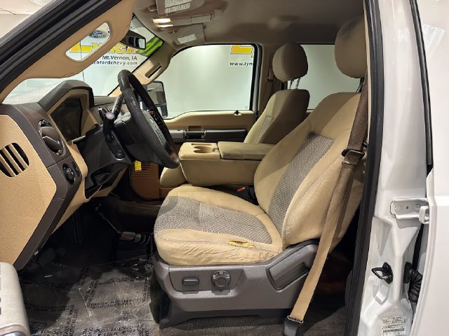 Used 2016 Ford F250 XLT w/ XLT Interior Package AWD/4WD image 5