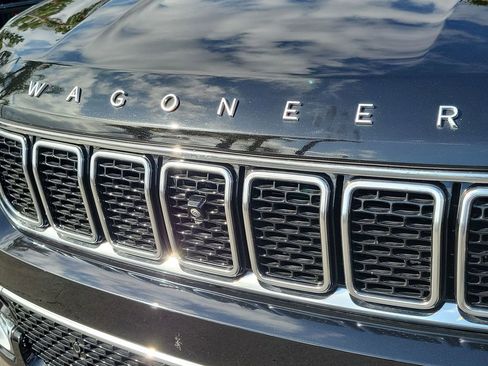 Used 2024 Jeep Wagoneer Series III w/ Premium Group I AWD/4WD image 32