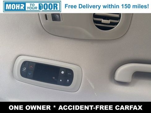 Used 2024 Chrysler Pacifica Touring-L image 30