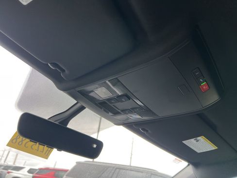 Used 2022 Volkswagen Atlas Cross Sport SE image 22