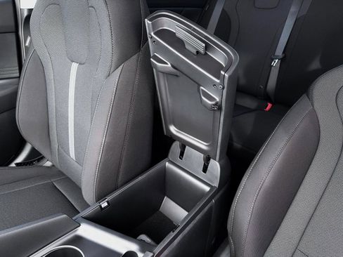 New 2026 Hyundai Elantra SE image 18