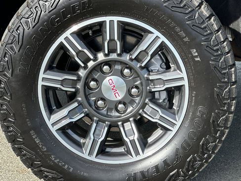 Used 2025 GMC Sierra 1500 AT4 image 26