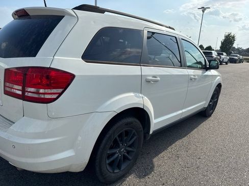 Used 2020 Dodge Journey SE w/ SE Popular Equipment Group FWD image 3