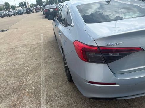 Used 2022 Honda Civic Touring image 10