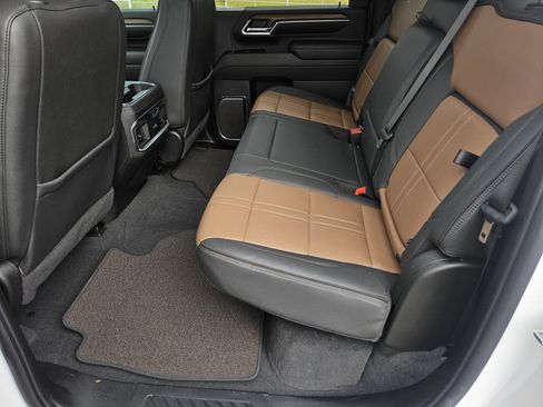 Used 2024 Chevrolet Silverado 2500 High Country w/ Technology Package image 28