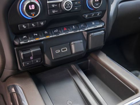 Used 2020 Chevrolet Silverado 1500 LTZ w/ LTZ Premium Package image 22