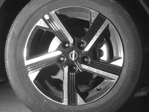 Used 2025 Nissan Sentra SV FWD image 13