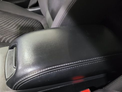 Used 2018 Dodge Journey SE image 32