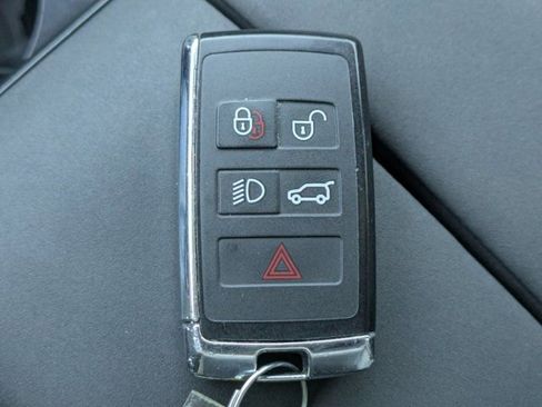 Used 2025 Land Rover Range Rover Velar Dynamic SE image 25