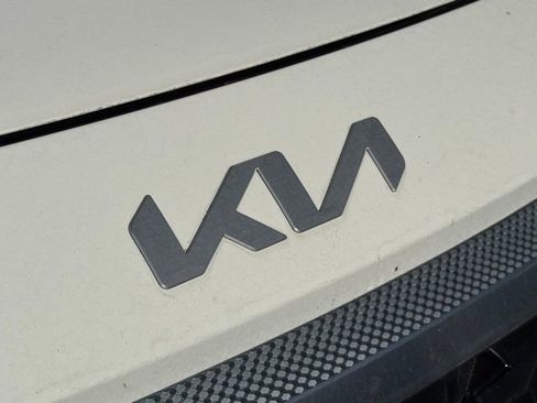 Certified 2024 Kia Seltos S image 8