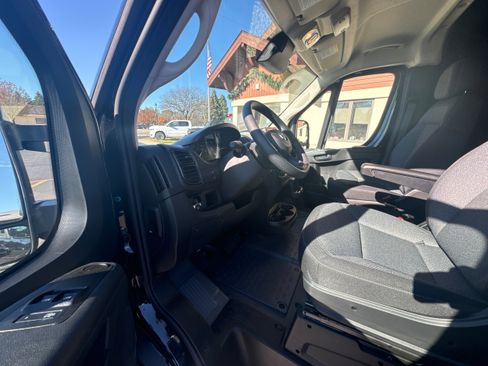 New 2025 RAM ProMaster 3500 w/ Power Group image 7