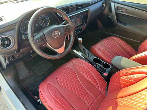 Used 2017 Toyota Corolla SE image 9