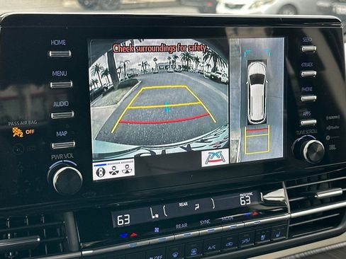 Used 2024 Toyota Sienna Platinum image 24