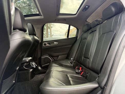 Used 2017 Alfa Romeo Giulia AWD image 15