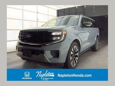 Used 2025 Ford Expedition Max Platinum w/ Driver's Package AWD/4WD image 1