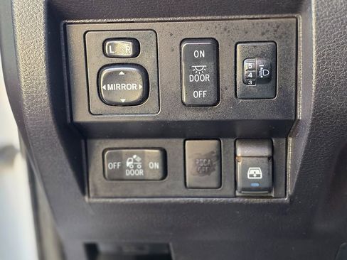 Used 2016 Toyota Tundra Limited image 49