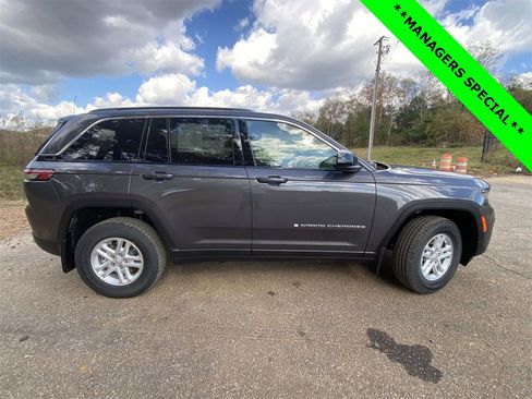 New 2025 Jeep Grand Cherokee Laredo w/ MOPAR Finishing Package image 36