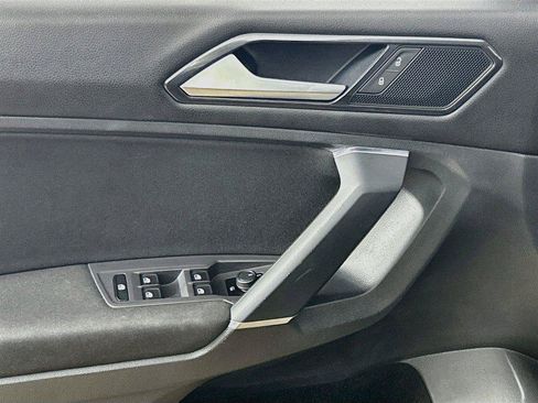 Used 2018 Volkswagen Tiguan S AWD/4WD image 17