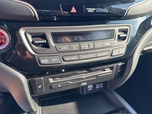 Certified 2022 Honda Pilot Touring image 24