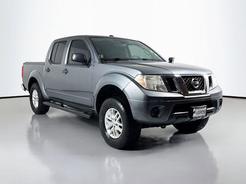 Used 2016 Nissan Frontier SV image 3