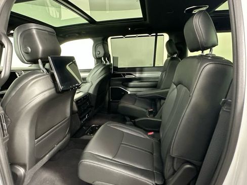 New 2026 Jeep Grand Wagoneer L Limited image 15