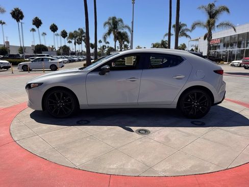 Used 2024 MAZDA MAZDA3 s FWD image 5